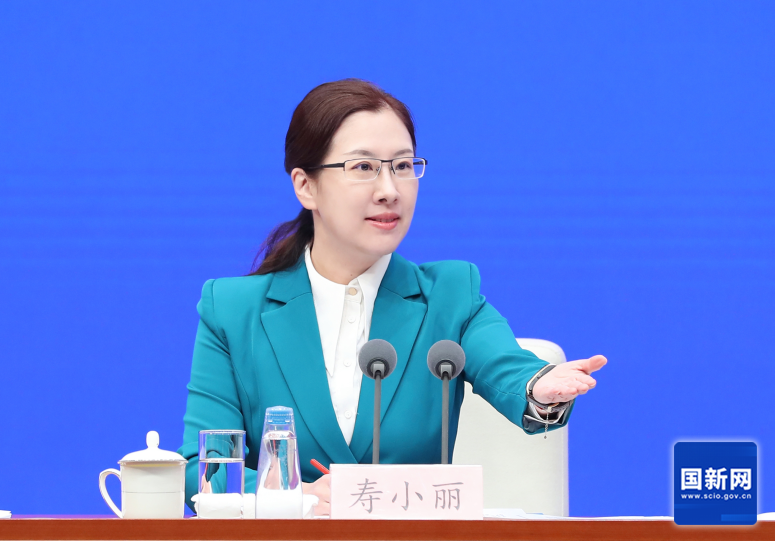国务院新闻办公室于2024年1月12日（星期五）上午10时举行新闻发布会，请海关总署副署长王令浚，海关总署新闻发言人、统计分析司司长吕大良介绍2023年全年进出口情况，并答记者问。